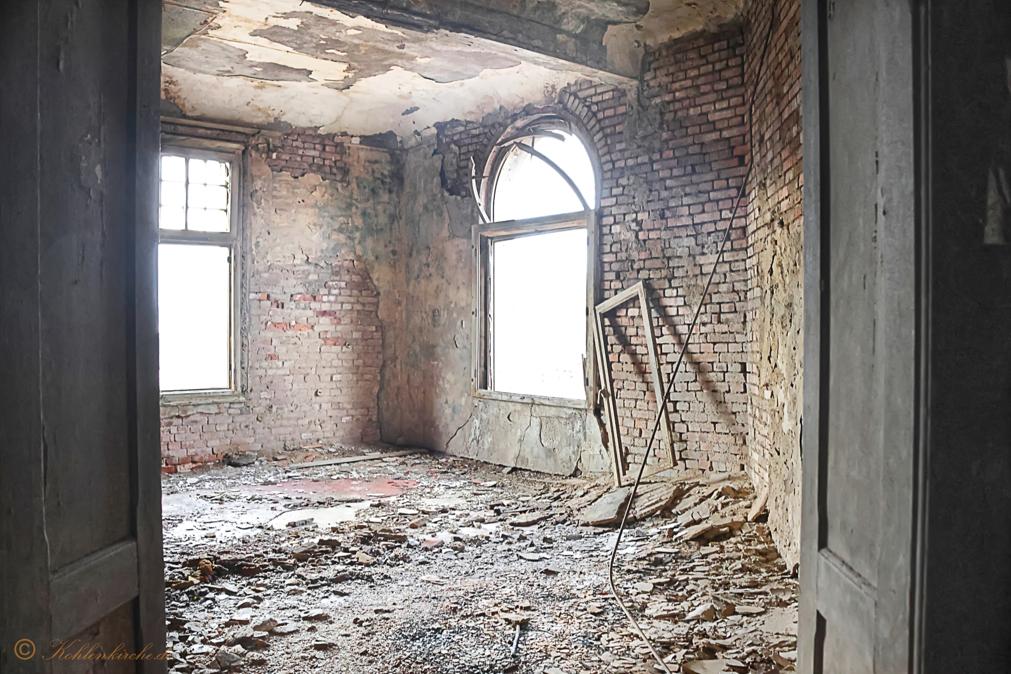 Kohlenkirche: Letzte Bilder des Verwaltungsgebudes