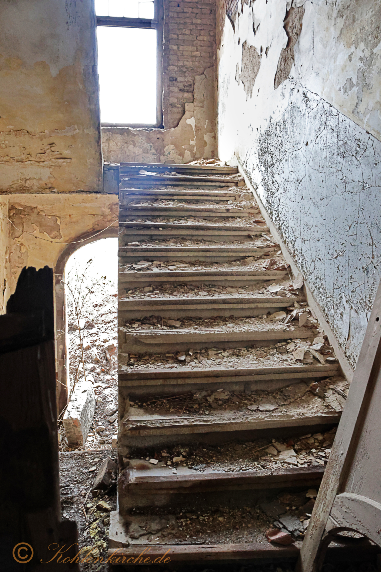 Kohlenkirche: Letzte Bilder des Verwaltungsgebudes